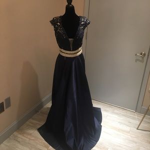 MacDuggal Couture Embellished Top Deep V Neck 8